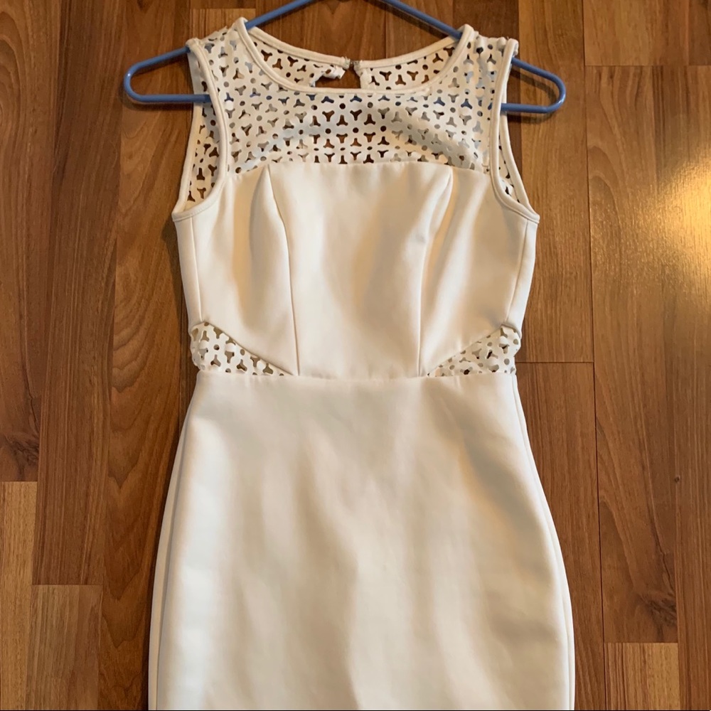 B.Smart White Dress